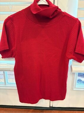 Jaclyn Smith Red Ribbed Turtleneck Top